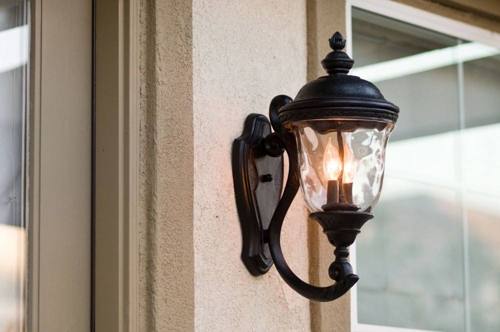 Bronze 3-Light Outdoor Hanging Lantern B174770