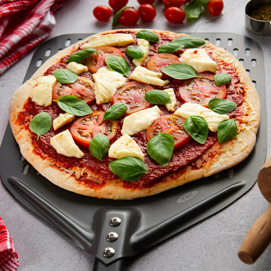 12 inch Perforated Aluminum Pizza Peel Y271156