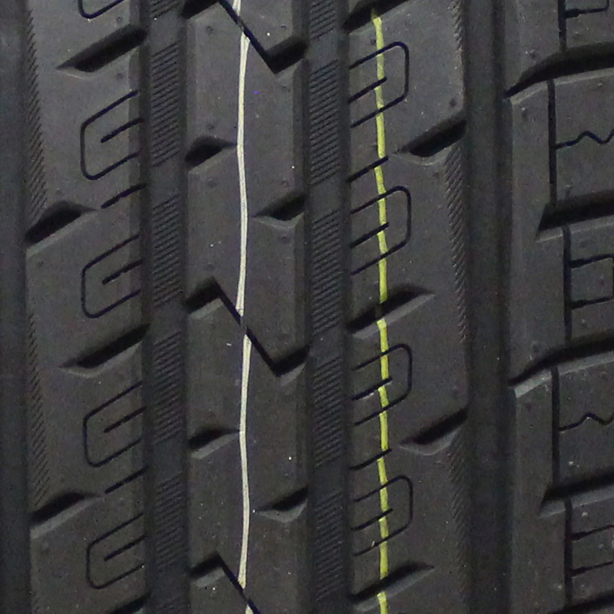 All Season 265/60R18 110H Passenger Tire V6330