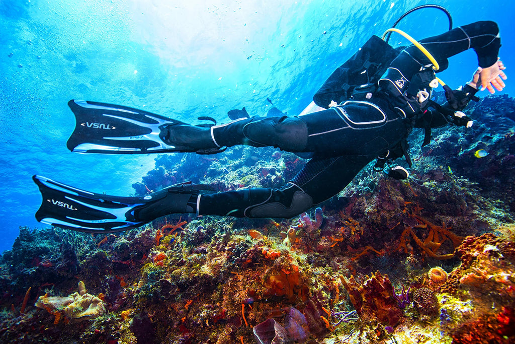 Black Scuba Fin Y30953