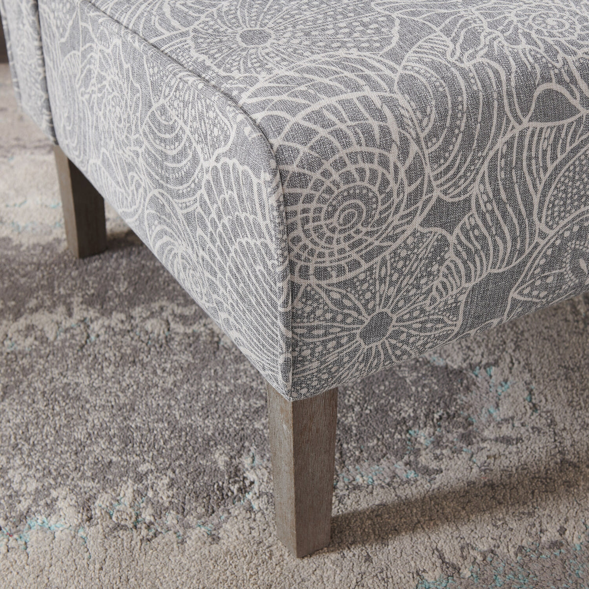 Upholstered Slipper Chair D401035