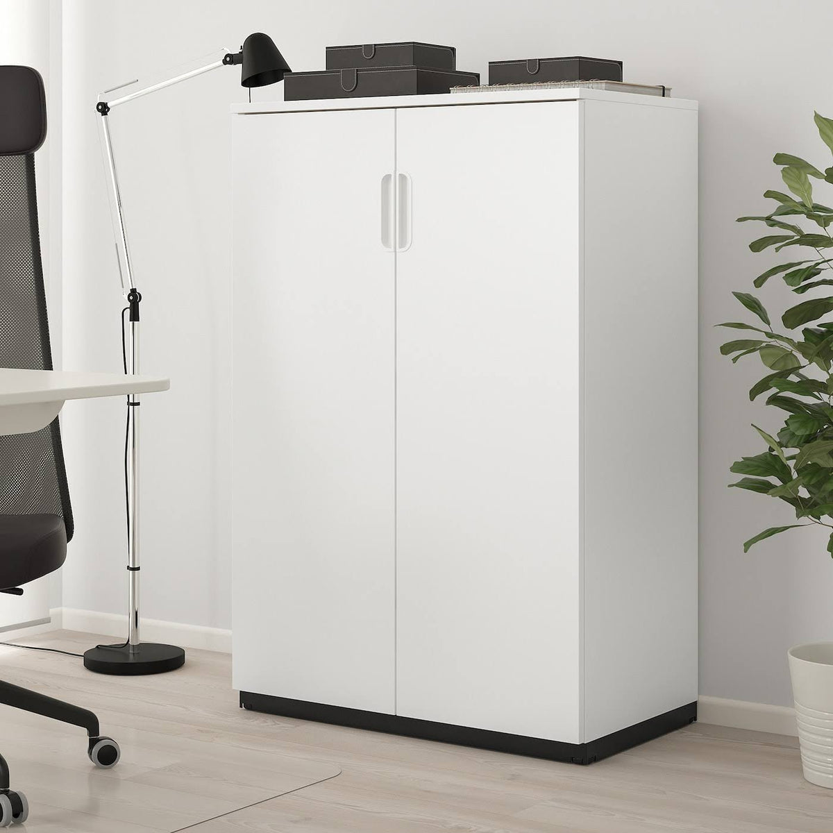 White Cabinet with Doors X73543