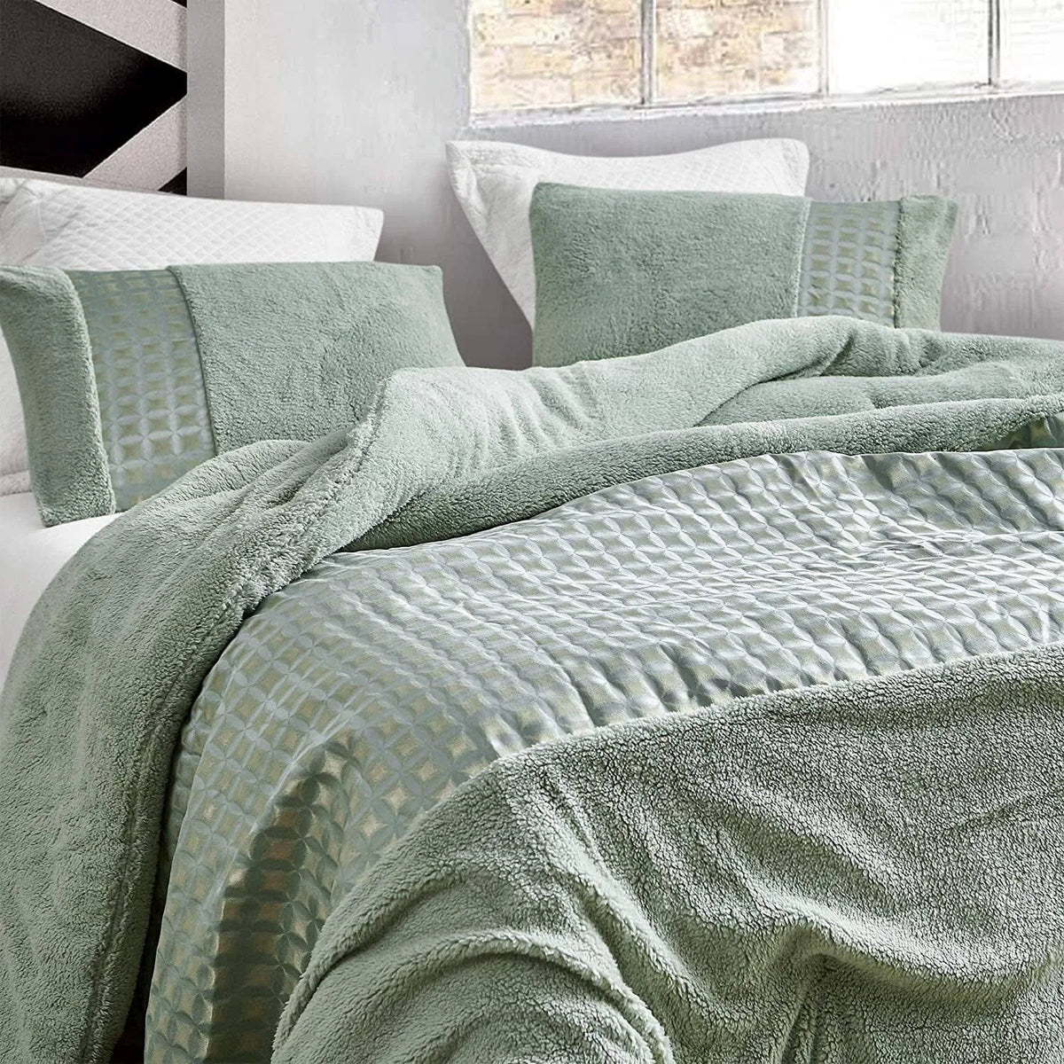 Oversized Jacquard Comforter Queen H967